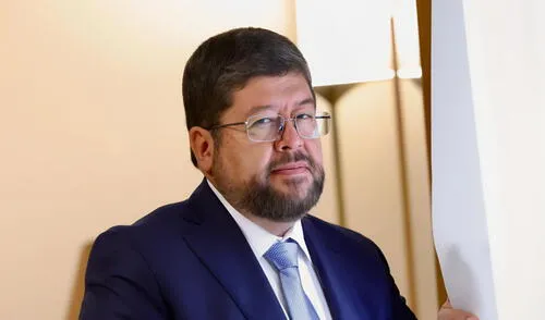 El empresario boliviano Samuel Doria Medina, actual candidato presidencial de Bolivia, fue secuestrado en Perú por el MRTA en 1995.