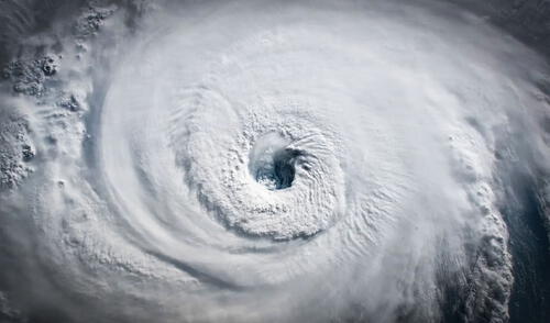 Científicos chinos crean un “ojo de tormenta”: arma busca blindar a sus tropas y desactivar a enemigos en guerra