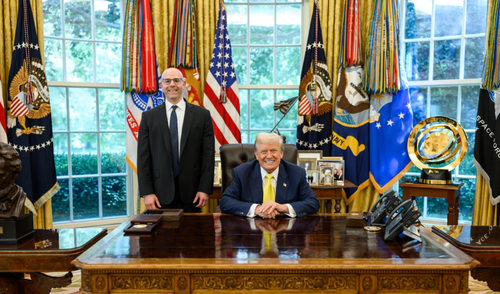 La salida de Adriana D. Kugler alteró la sucesión en la Reserva Federal (Fed). Foto: Donald Trump vía Truth Social La salida de Adriana D. Kugler alteró la sucesión en la Reserva Federal (Fed)