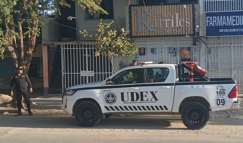 Policías de la UDEX retiraron artefacto explosivo. Foto: difusión.