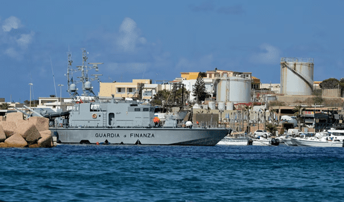 Al menos 20 migrantes habrían perdido la vida tras el naufragio en Lampedusa. Al menos 20 migrantes habrían perdido la vida tras el naufragio en Lampedusa.
