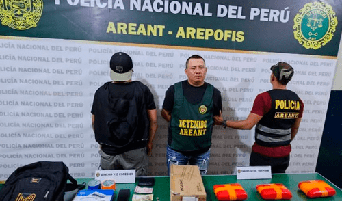 Policía halló tres kilos de droga envueltos en tres bolsas de color roja y naranja. Foto: PNP