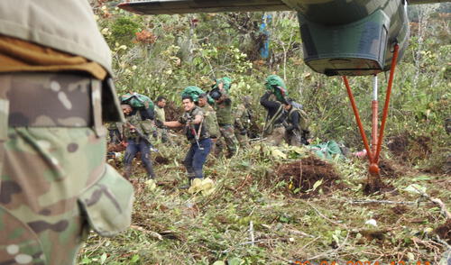 Fuerzas militares y policiales lanzan ofensiva contra el narcoterrorismo en el Vraem Fuerzas militares y policiales lanzan ofensiva contra el narcoterrorismo en el Vraem