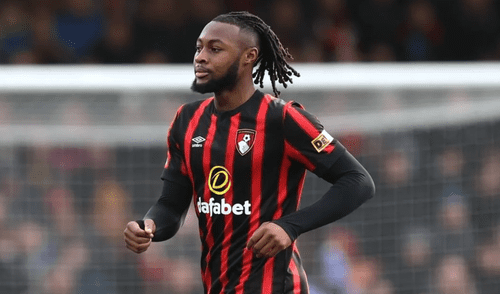 El partido tuvo que ser interrumpido debido a los insultos del Antoine Semenyo hincha de Liverpool hacia Semenyo. El partido tuvo que ser interrumpido debido a los insultos del Antoine Semenyo hincha de Liverpool hacia Semenyo.