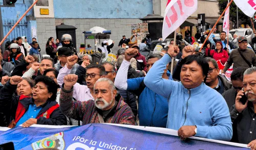 Este 20 de agosto se debatirá el dictamen de ley que podría otorga pensión dicta a docentes en retiro. Foto: Sutep. Este 20 de agosto se debatirá el dictamen de ley que podría otorga pensión dicta a docentes en retiro. Foto: Sutep.