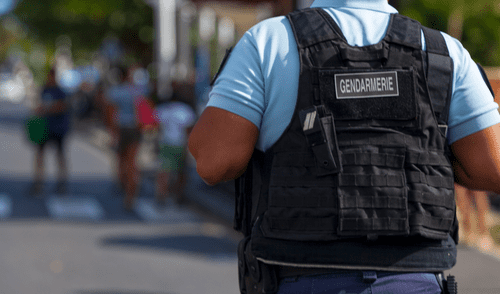 La Contraloría supervisará procedimientos de compra de chalecos antibalas. Foto: Composición LR