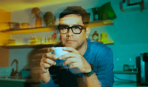 Dreams on Board, artista y productor musical peruano, presenta su más reciente sencillo 'I Close My Eyes'. Foto: difusión. Dreams on Board presenta ‘I Close My Eyes’ junto a la artista hongkonesa Shakti Kwok