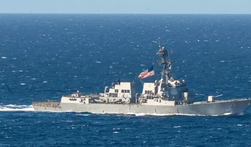 El despliegue responde a acusaciones contra Nicolás Maduro por narcotráfico y terrorismo.