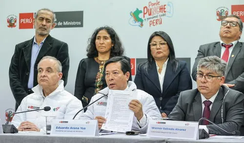 Con bombos y platillos, el premier Eduardo Arana destacó los 11 temas consensuados sobre la Ley Mape en la mesa técnica. Foto: PCM Minería