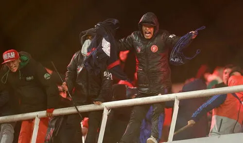 El partido entre Independiente y Universidad de Chile quedó opacado por graves incidentes y deficiencias en la organización