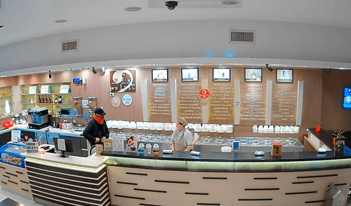 Ladrón pidió disculpas antes de cometer asalto en una heladería en Argentina. Ladrón pidió disculpas antes de cometer asalto en una heladería en Argentina.