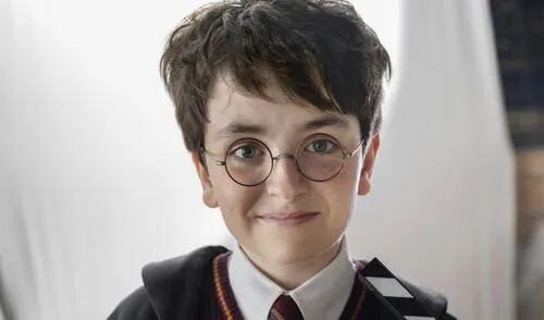 Dominic McLaughlin es el nuevo Harry Potter. Dominic McLaughlin es el nuevo Harry Potter.