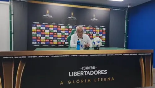 Jorge Fossati sorprendió a todos hablando portugués luego del partido