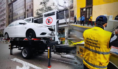 Viviana Arévalo, abogada experta en regulación y cumplimiento normativo revela que las municipalidades no pueden retener mi auto y obligarme a pagar una multa para recuperarlo