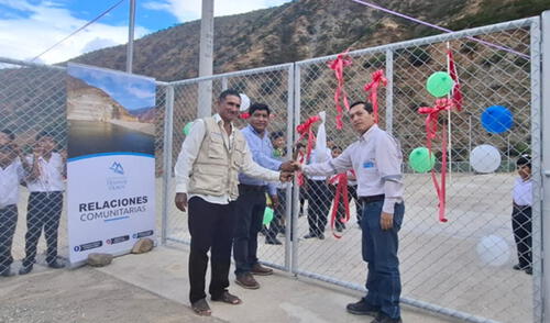Construcción del cerco perimétrico del campo deportivo y local comunal del caserío Huabal. Fuente: Difusión.