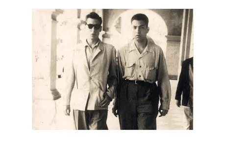 Mario Vargas Llosa y Javier Silva Ruete, en 1953. Imagen: Difusión. Mario Vargas Llosa y Javier Silva Ruete, en 1953. Imagen: Difusión.