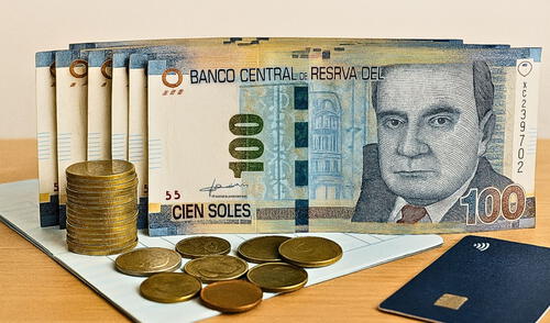 Cambio. Los depósitos a plazo, dinero que una persona “presta” a una entidad financiera por un periodo, se redujeron en junio, mientras que los de ahorro superaron los S/155.000 millones.