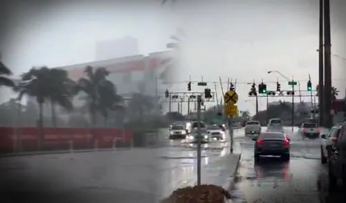 Las fuerte lluvias en Florida alertan sobre la posibilidad de inundaciones repentinas.