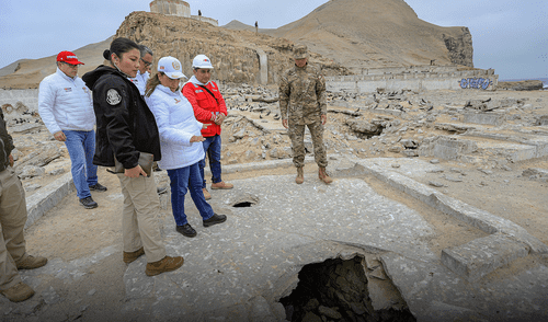 El domingo 31 de agosto, la presidenta Boluarte y el ministro Santiváñez visitaron El Frontón para informar sobre la decisión de iniciar la construcción de un nuevo penal. Foto: Presidencia del Perú
