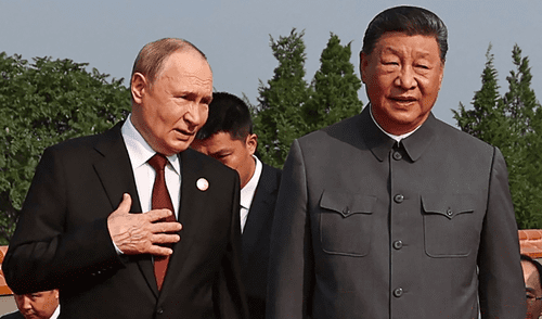Xi Jinping y Vladimir Putin discuten la posibilidad de trasplantes para extender la vida humana. Foto: AFP Xi Jinping - Vladimir Putin - China - Rusia