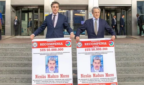 Los eurodiputados llevaron pancartas de la recompensa de Estados Unidos contra Nicolás Maduro. Los eurodiputados llevaron pancartas de la recompensa de Estados Unidos contra Nicolás Maduro.