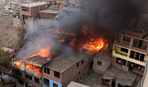 Incendio moviliza a unidades de Bomberos en Comas. Incendio moviliza a unidades de Bomberos en Comas.