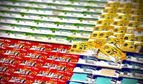 Tarjetas son retenidas por personal de la ATU. Tarjetas son retenidas por personal de la ATU.