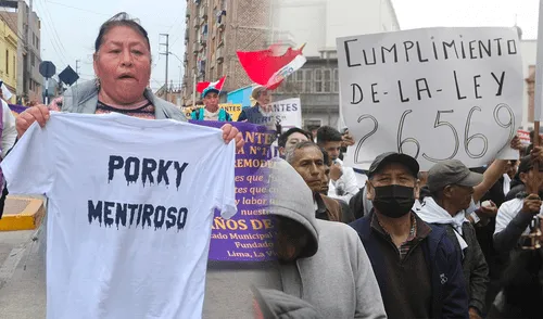 Comerciantes de La Parada marchan contra Rafael López Aliaga. / Foto: Marco Cotrina