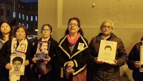 Familiares de victimas de la violencia política realizan plantón contra la ley de amnistía Familiares de victimas de la violencia política realizan plantón contra la ley de amnistía