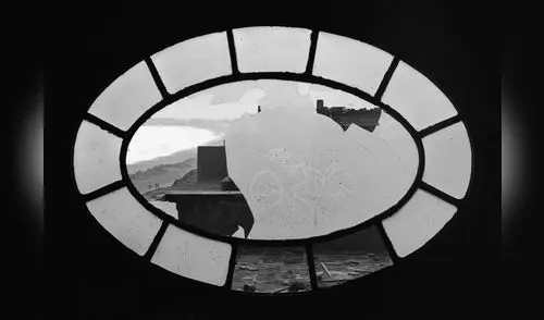 Serie Ventanas, Callao, 1976. Foto: Fernando La Rosa. Serie Ventanas, Callao, 1976. Foto: Fernando La Rosa.