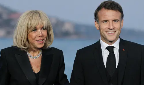 Brigitte Macron defiende su identidad en tribunal contra acusaciones falsas. Foto: AFP Brigitte Macron - Emmanuel Macron - Francia - Estados Unidos