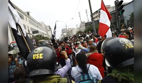 El último fin de semana miles de ciudadanos se movilizaron en contra de Dina Boluarte y el Congreso Dina Boluarte Congreso
