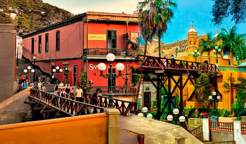 La Municipalidad de Barranco exige pagos por sesiones fotográficas con cámaras profesionales en el Puente de los Suspiros, amparándose en una normativa municipal de 2023. La Municipalidad de Barranco exige pagos por sesiones fotográficas con cámaras profesionales en el Puente de los Suspiros, amparándose en una normativa municipal de 2023.