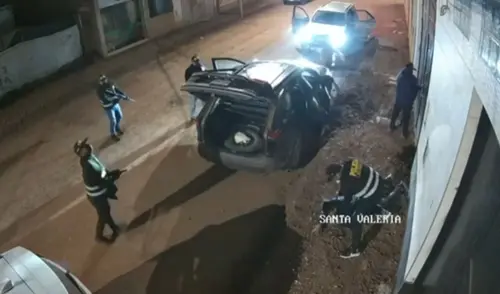 Delincuentes vestidos de policías intentan robar con armas de largo alcance