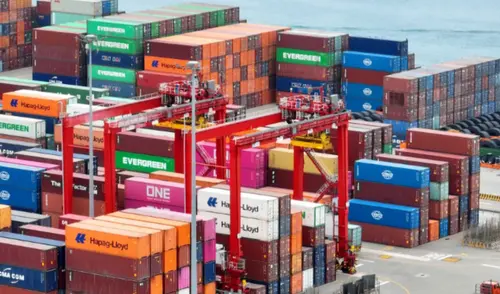 El superávit comercial se produce cuando el valor de las exportaciones supera al de las importaciones. Foto: Andina El superávit comercial se produce cuando el valor de las exportaciones supera al de las importaciones