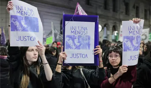 Triple feminicidio conmociona a Argentina