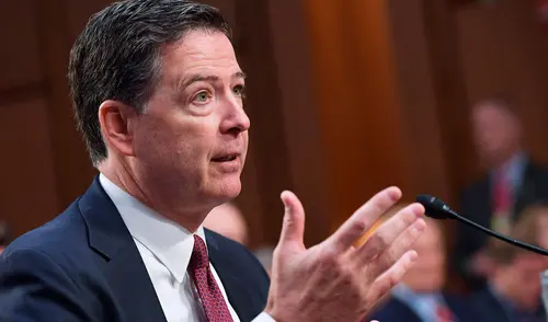 James Comey fue acusado de falso testimonio y obstrucción de la justicia. Foto: AFP