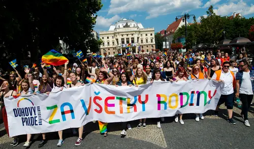 Marcha del orgullo realizada en la ciudad de Bratislava, capital de Eslovaquia. Foto: AFP