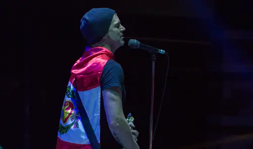 Richards se mostró emocionado sobre su regreso y su nueva producción. Asegura que los peruanos aman la música y comparte su deseo de volver a conectar con su público. Foto: difusión. J. R. Richards, el primer vocalista de Dishwalla, feliz de volver a Perú después de seis años: “¿Cómo no amar a este país?”