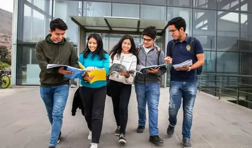 Gobierno ofrece 8.000 becas para jóvenes que necesiten terminar sus estudios universitarios