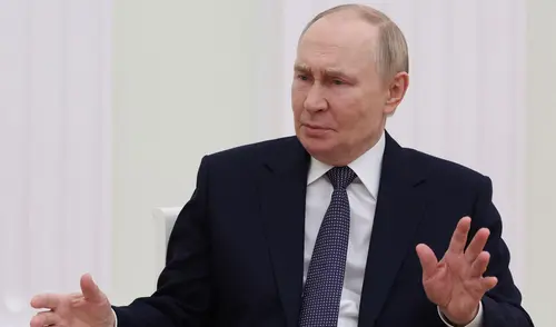 Decisión se produce después de que organismos internacionales denunciaran presuntas violaciones de los derechos humanos en Rusia. Foto: AFP