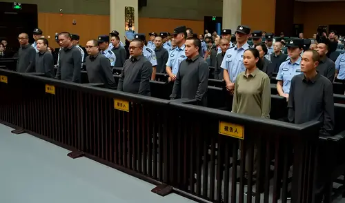 China condenó a pena de muerte a 11 miembros de la familia Ming.