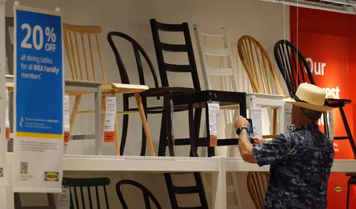 Los artículos de madera para el hogar se verán afectados por los aranceles. Foto: AFP