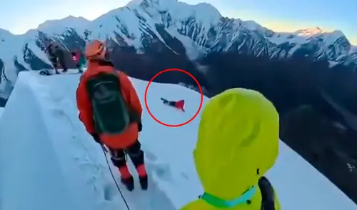 Para rescatar el cuerpo del alpinista chino, se tuvo que requerir un complejo operativo de emergencia por el área de difícil acceso.