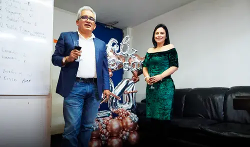 Sentenciados. Aniceto Argüelles Loayza y Karen Pasco Flores: el primero está impedido de contratar con el Estado. Foto: La República Sentenciados. Aniceto Argüelles Loayza y Karen Pasco Flores: el primero está impedido de contratar con el Estado. Foto: La República