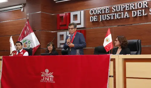 El nuevo presidente se enfrenta al reto de supervisar las 39 organizaciones políticas. Fuente: Difusión.