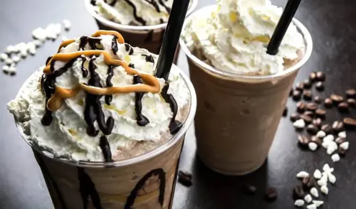 Aprende a preparar un Frappé para celebrar su día este 7 de octubre
