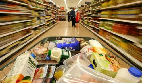 Las compras de los peruanos siguen subiendo y cerrarían el año con un crecimiento de más de 4%. Las compras de los peruanos siguen subiendo y cerrarían el año con un crecimiento de más de 4%.