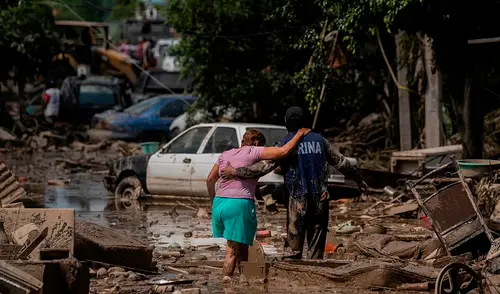Lluvias torrenciales en México dejaron al menos 47 muertos y 38 desaparecidos. Lluvias torrenciales en México dejaron al menos 47 muertos y 38 desaparecidos.