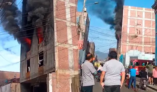 Incendio en Jirón Miroquesada, en el Centro de Lima.